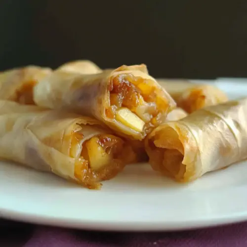 Baked Apple Pie Rice Paper Rolls